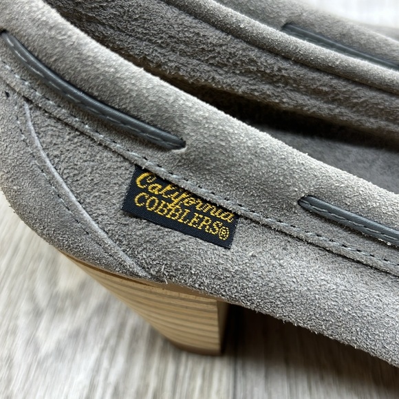 California Cobblers 1970s Suede wood Block Heel Pumps - Picture 10 of 13